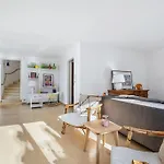 Notre Maison De *