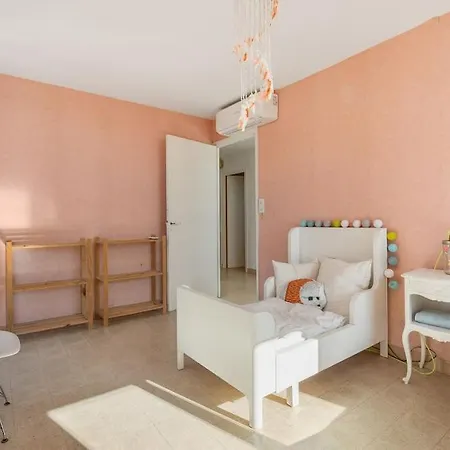 Vila Notre Maison De *