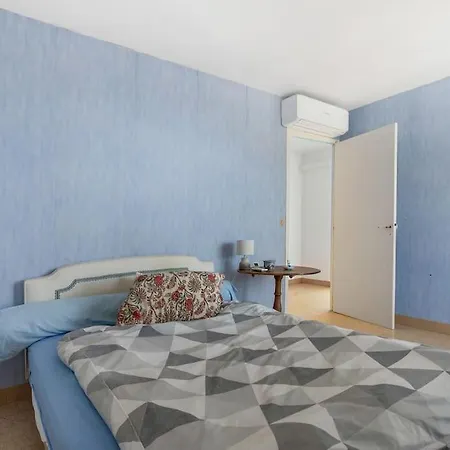 Notre Maison De *